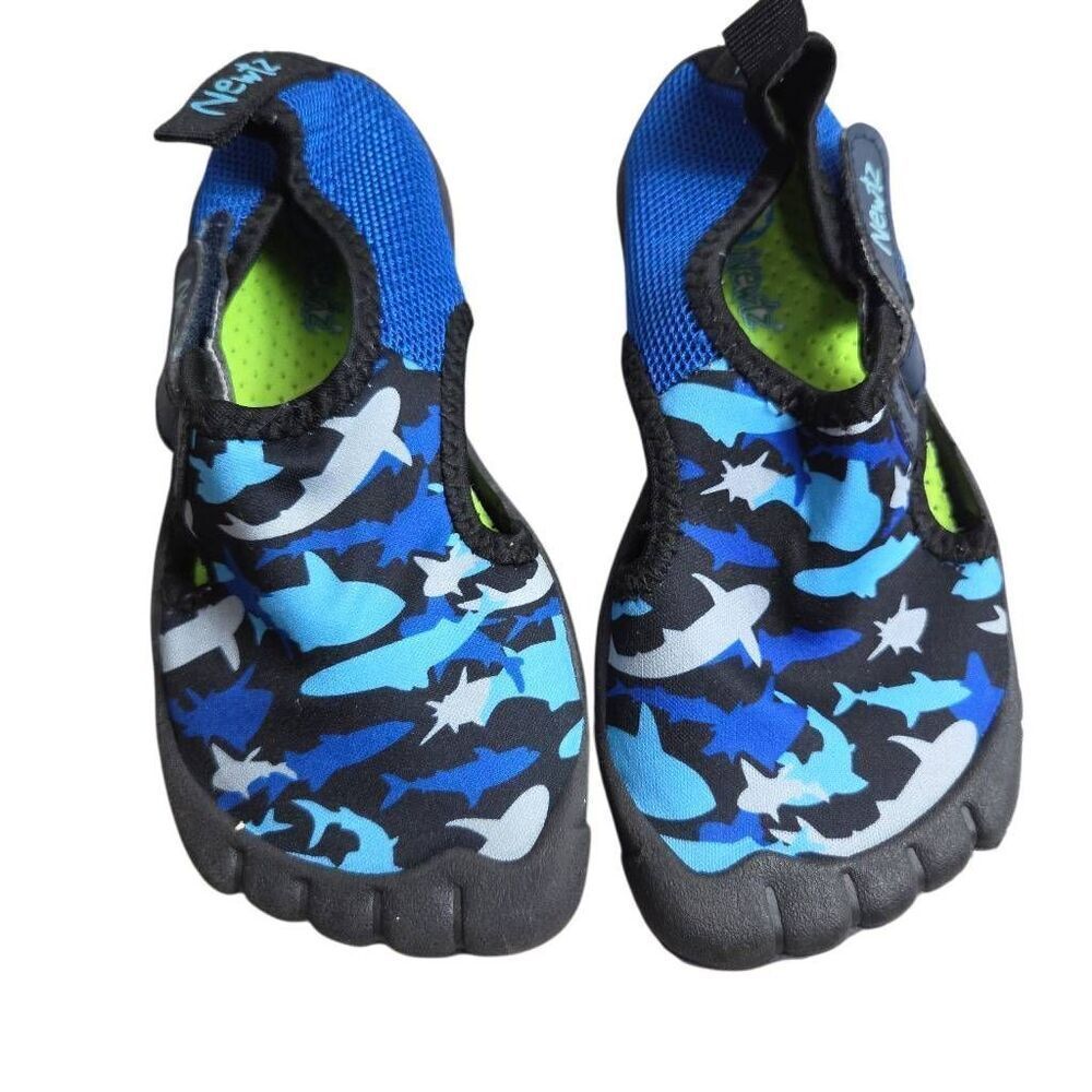 Newtz water shoes 11/12